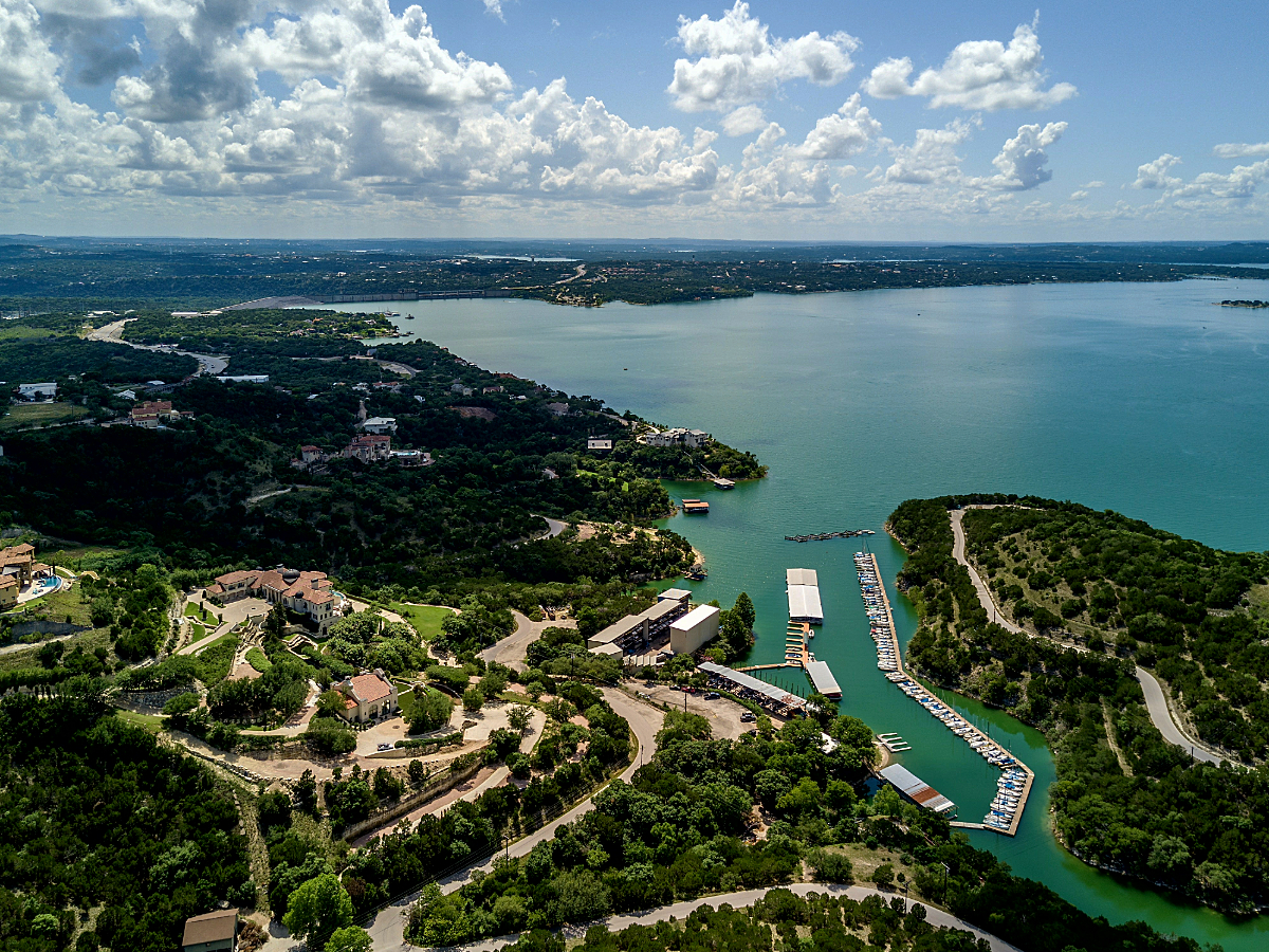 Birds eye view of Lakeview neighborhood for article Living in Lakeway, Texas: A Thriving Hill Country Community for newcomers moving to Austin.